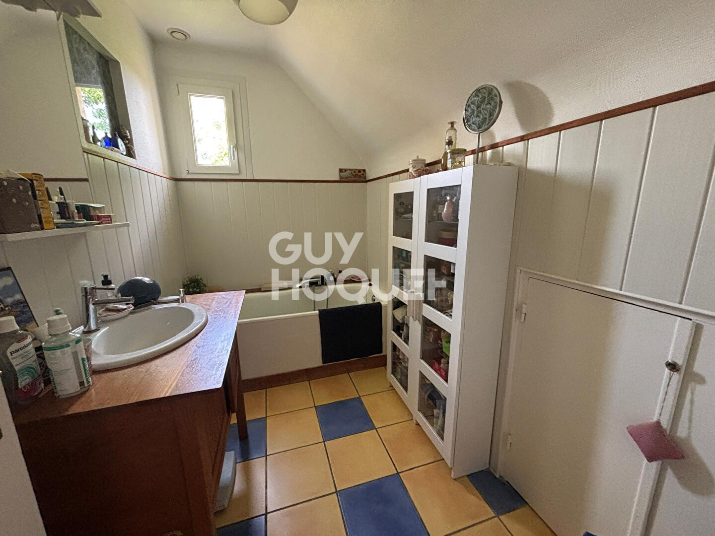 Maison d'habitation sur sous sol total d'environ 135m² -  Saint Judoce