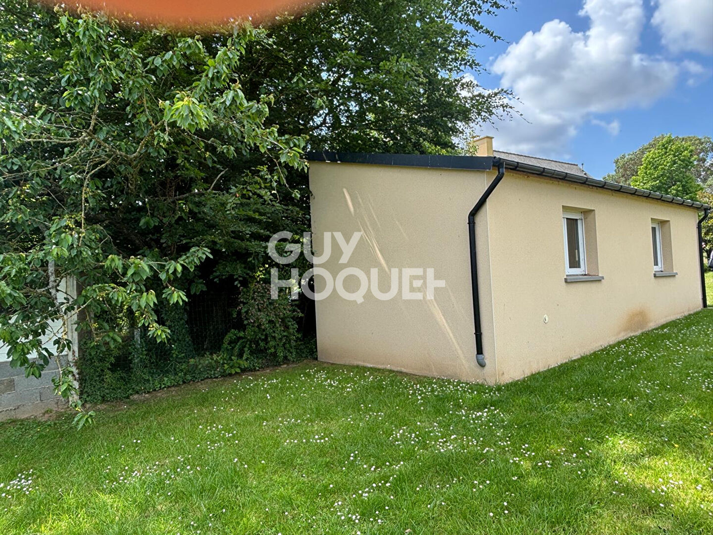 Maison d'habitation sur sous sol total d'environ 135m² -  Saint Judoce