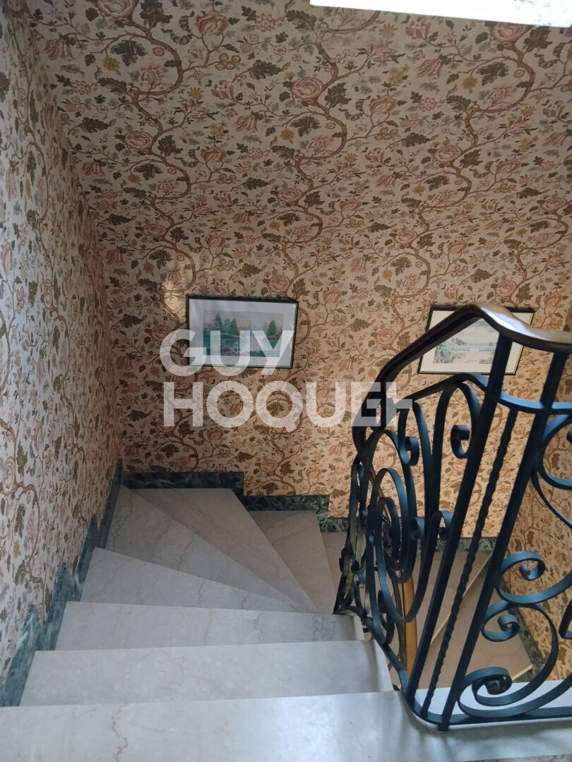 Maison  7 pièce(s) 171 m2 Saint-Hélen