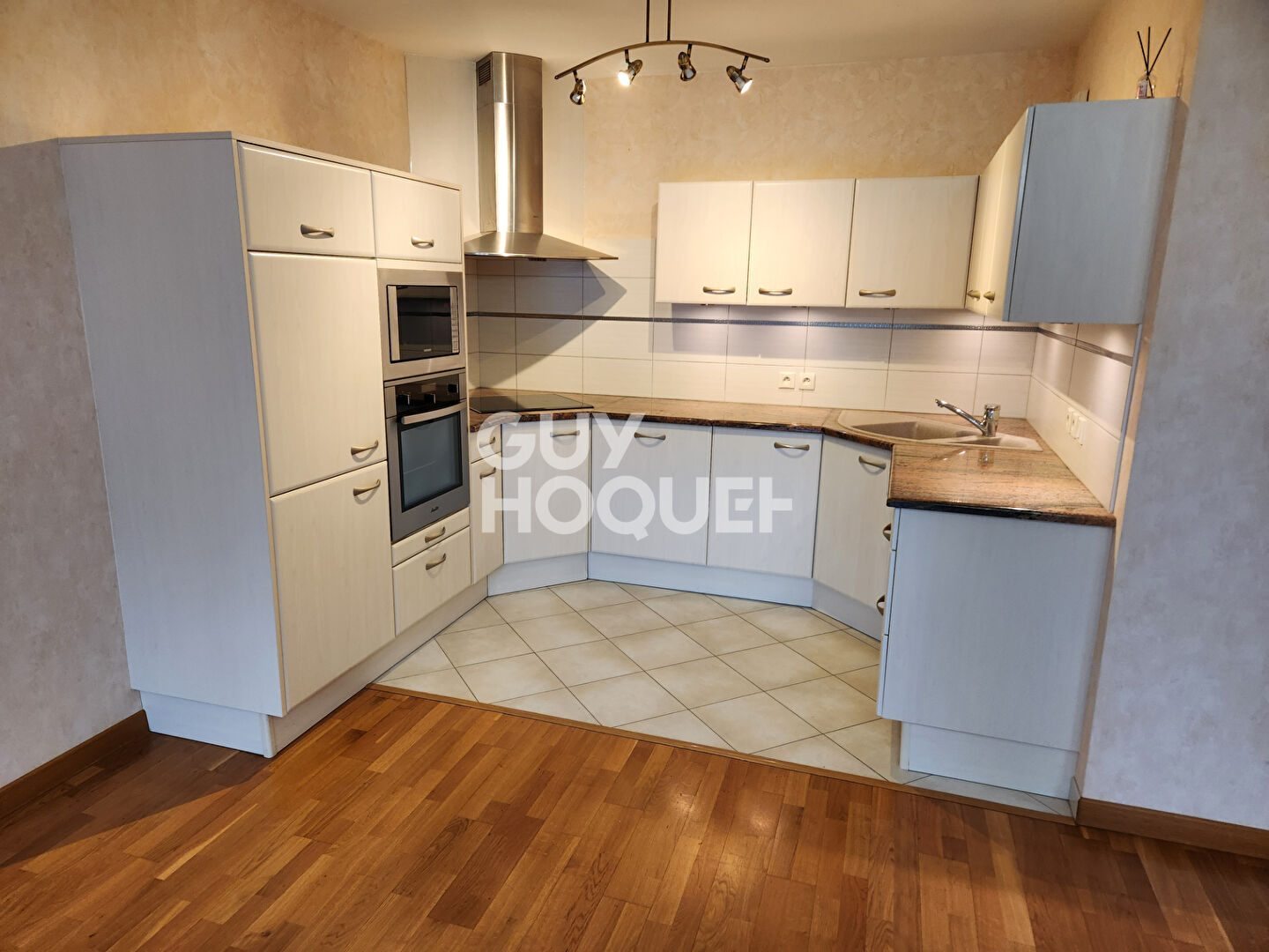 DINAN Centre T3 - 90 m² avec ascenceur et garage