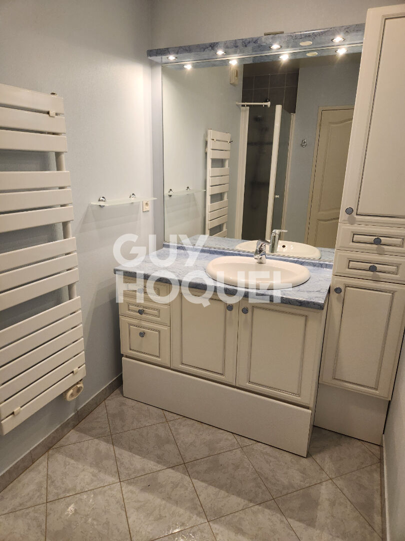 DINAN Centre T3 - 90 m² avec ascenceur et garage