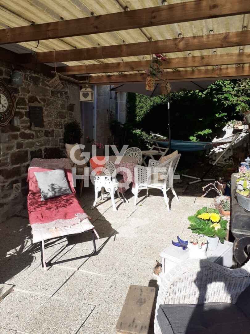 Maison en pierre d'environ 98 m2 - 22100 SAINT-HELEN