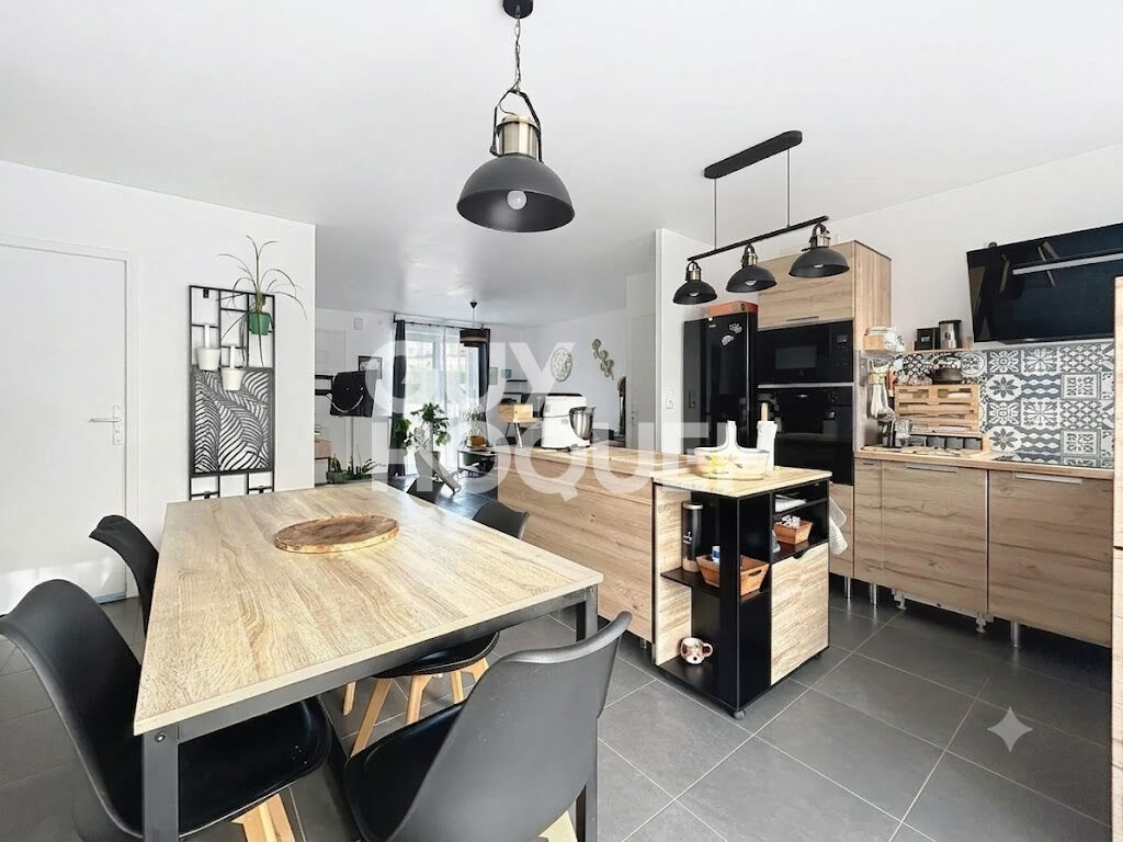 Maison contemporaine de PLAIN PIED  d'environ 70 m²  22100 LANVALLAY