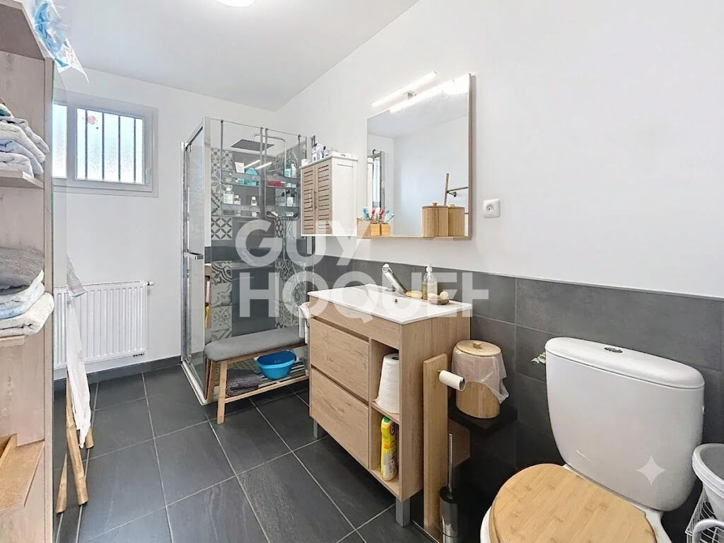 Maison contemporaine de PLAIN PIED  d'environ 70 m²  22100 LANVALLAY