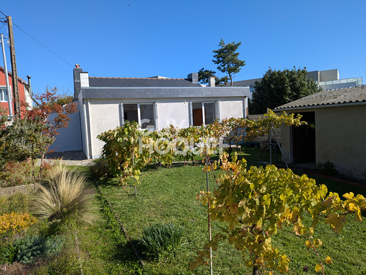Maison rénovée plain pied - 2 chambres - jardin - garage