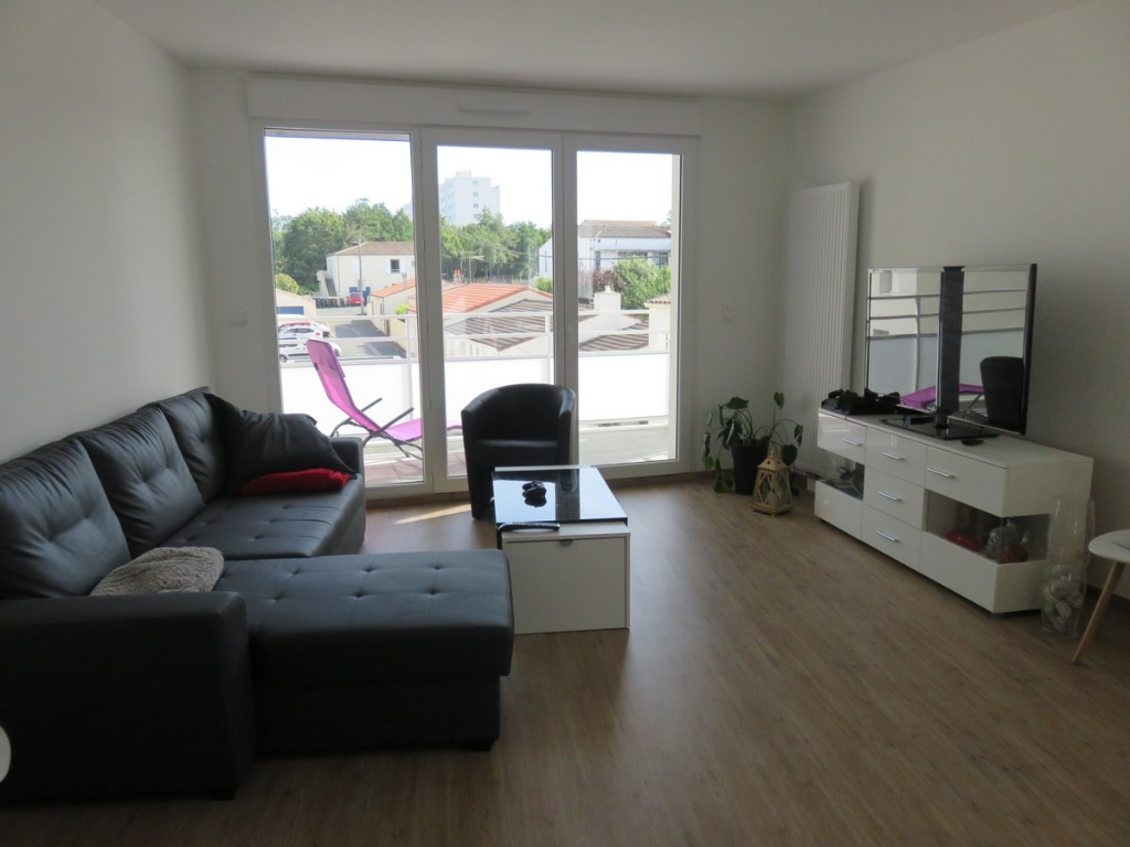 Appartement 3 pièces d'environ 66 m² à louer à LA ROCHELLE (17000).