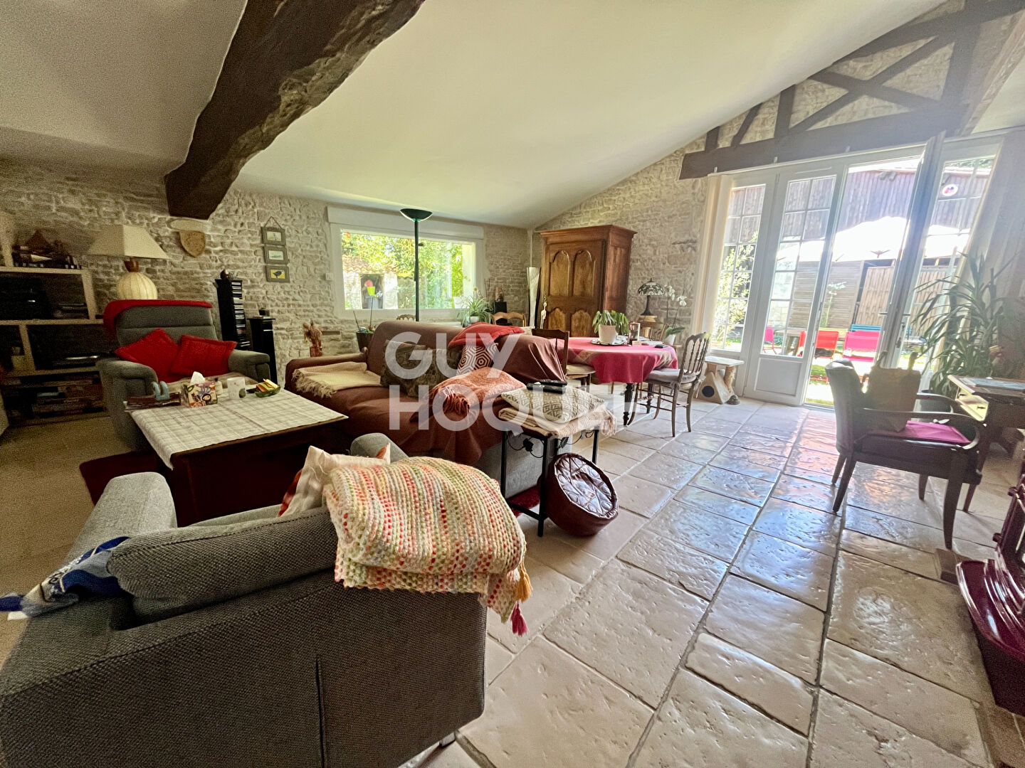 Maison de caractère à vendre à Benon - 7 pièces, 4 chambres