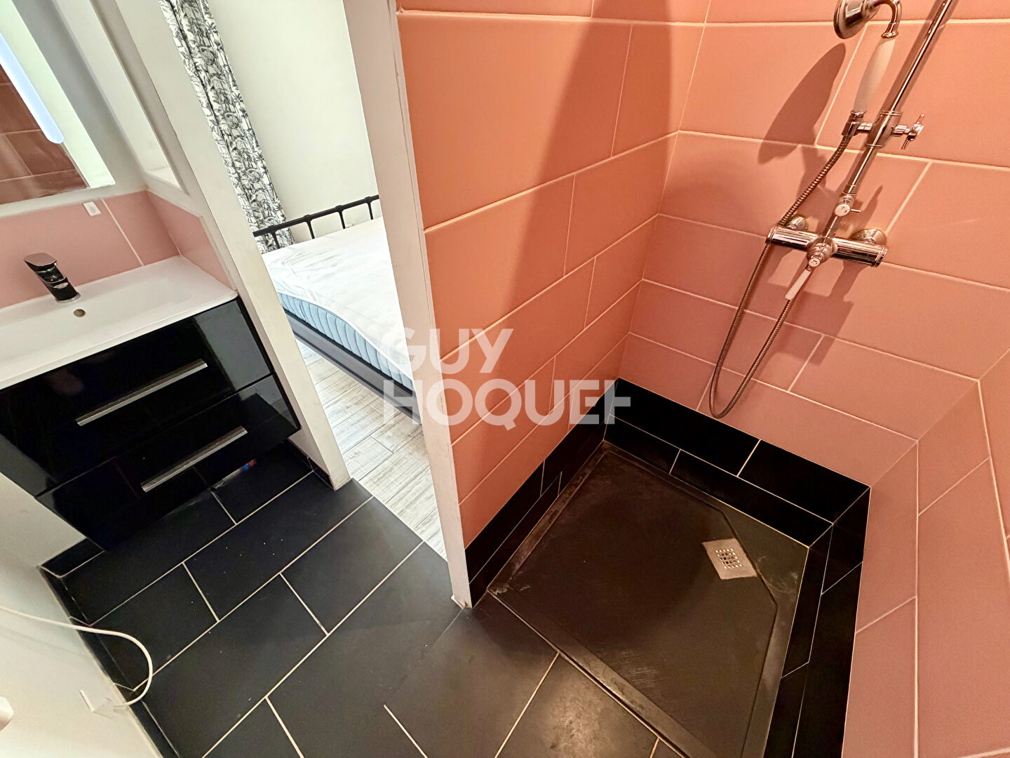 Découvrez ce charmant T2 avec terrasse en plein coeur de La Rochelle !