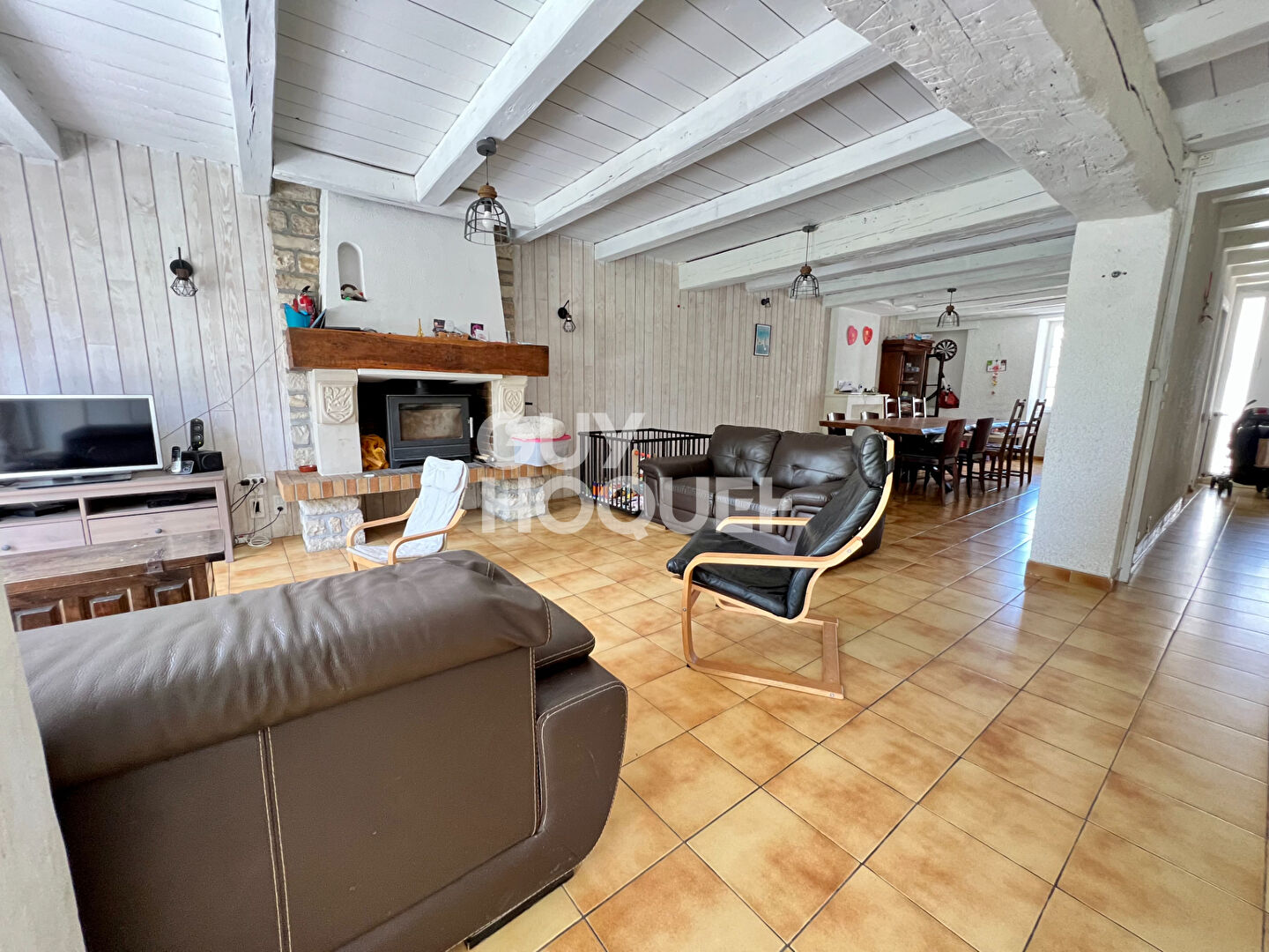 MAISON EN PIERRE 274 m² AU CALME - Centre de Bourgneuf
