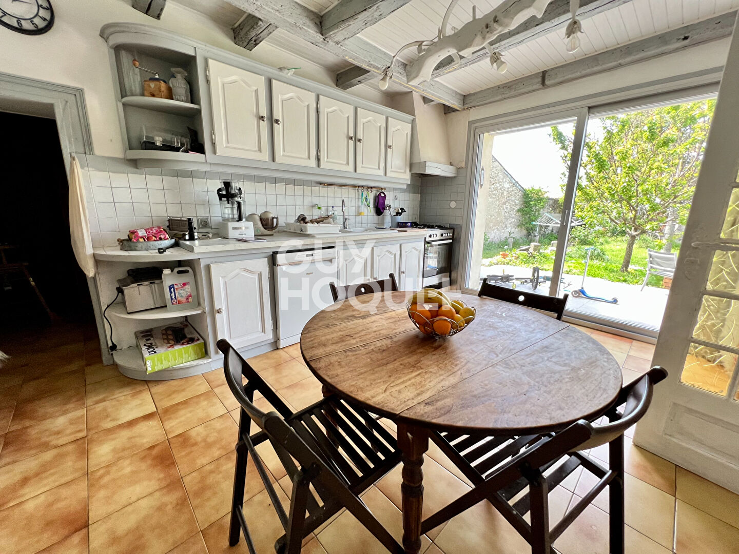 MAISON EN PIERRE 274 m² AU CALME - Centre de Bourgneuf