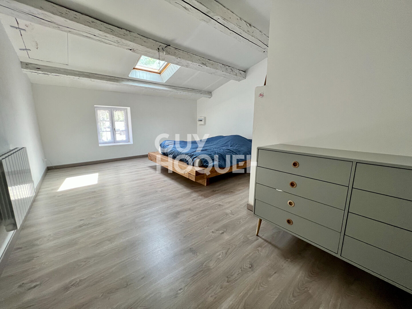 MAISON EN PIERRE 274 m² AU CALME - Centre de Bourgneuf