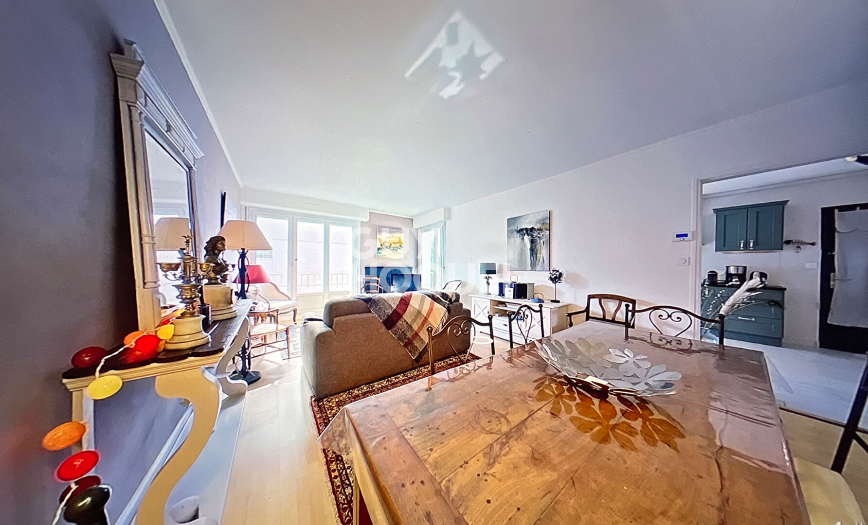 À vendre : Appartement lumineux, avec terrasse, de 4 pièces à La Rochelle !