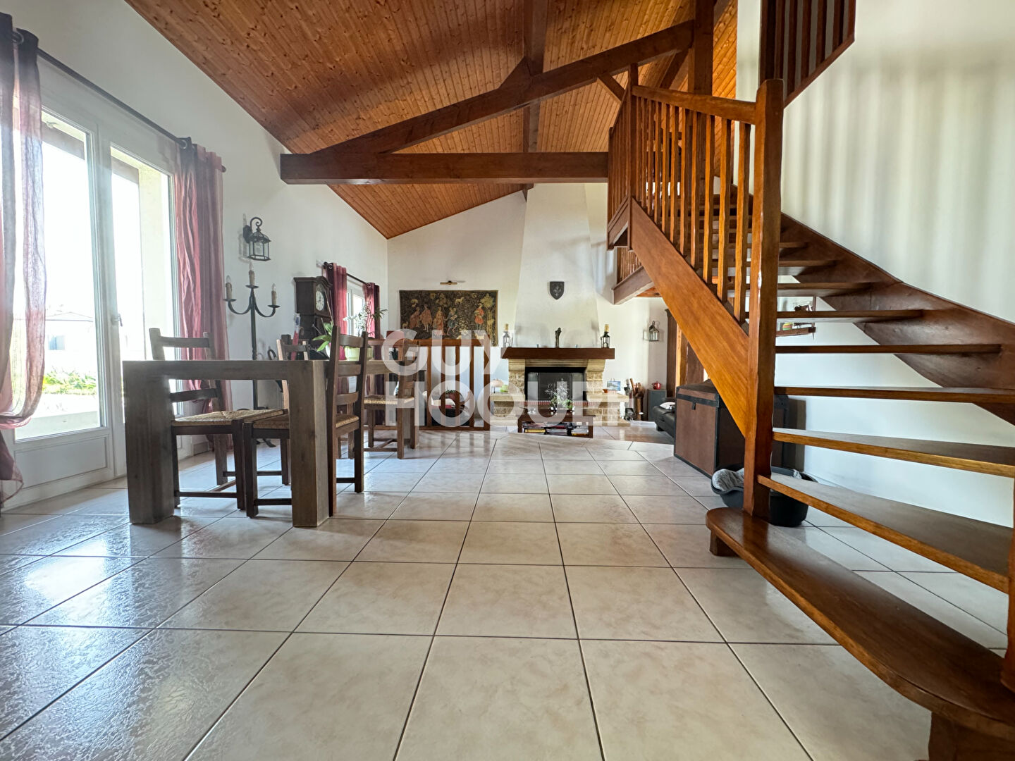 VENTE d'une maison de 7 pièces (141 m²) à PERIGNY