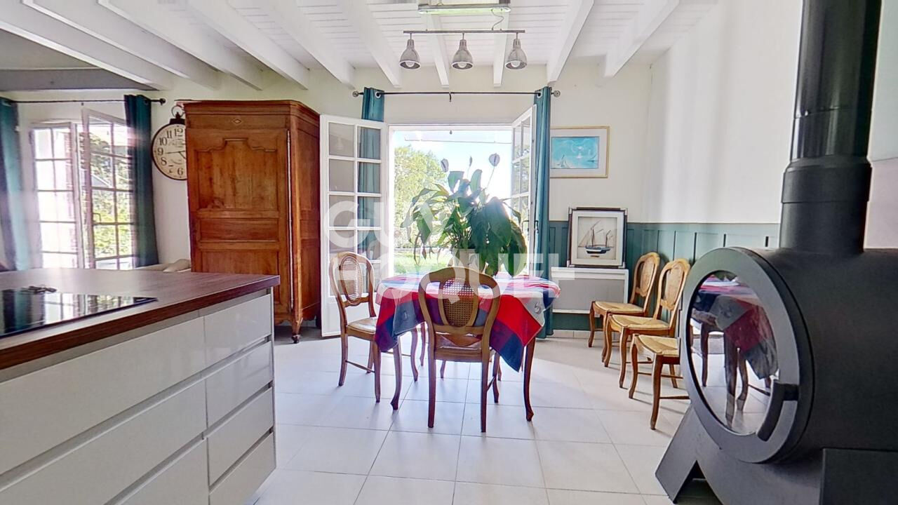 Maison de 5 pièces (135 m²) en vente à LA RONDE