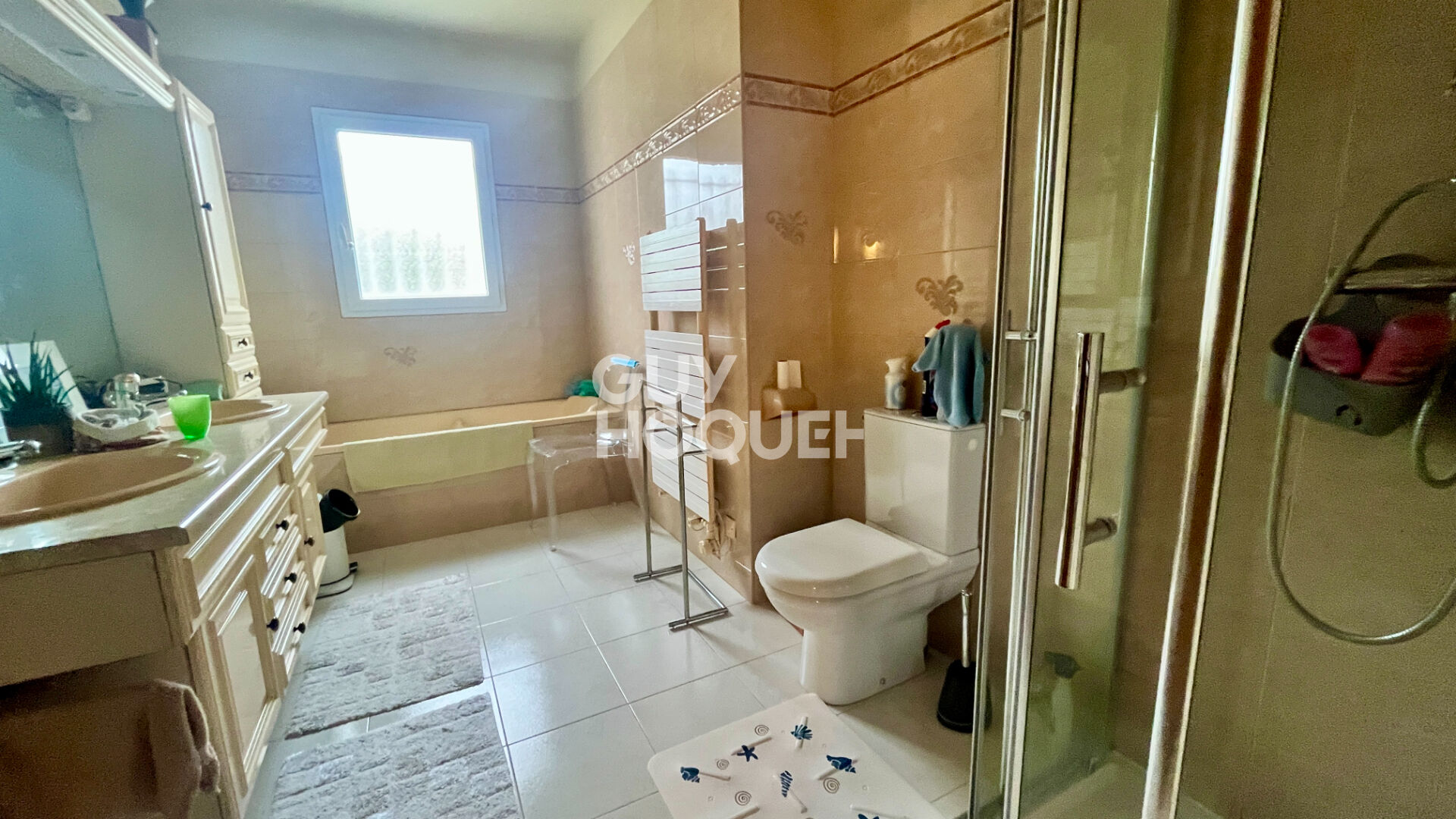 Maison spacieuse à vendre à Périgny - 5 chambres avec piscine