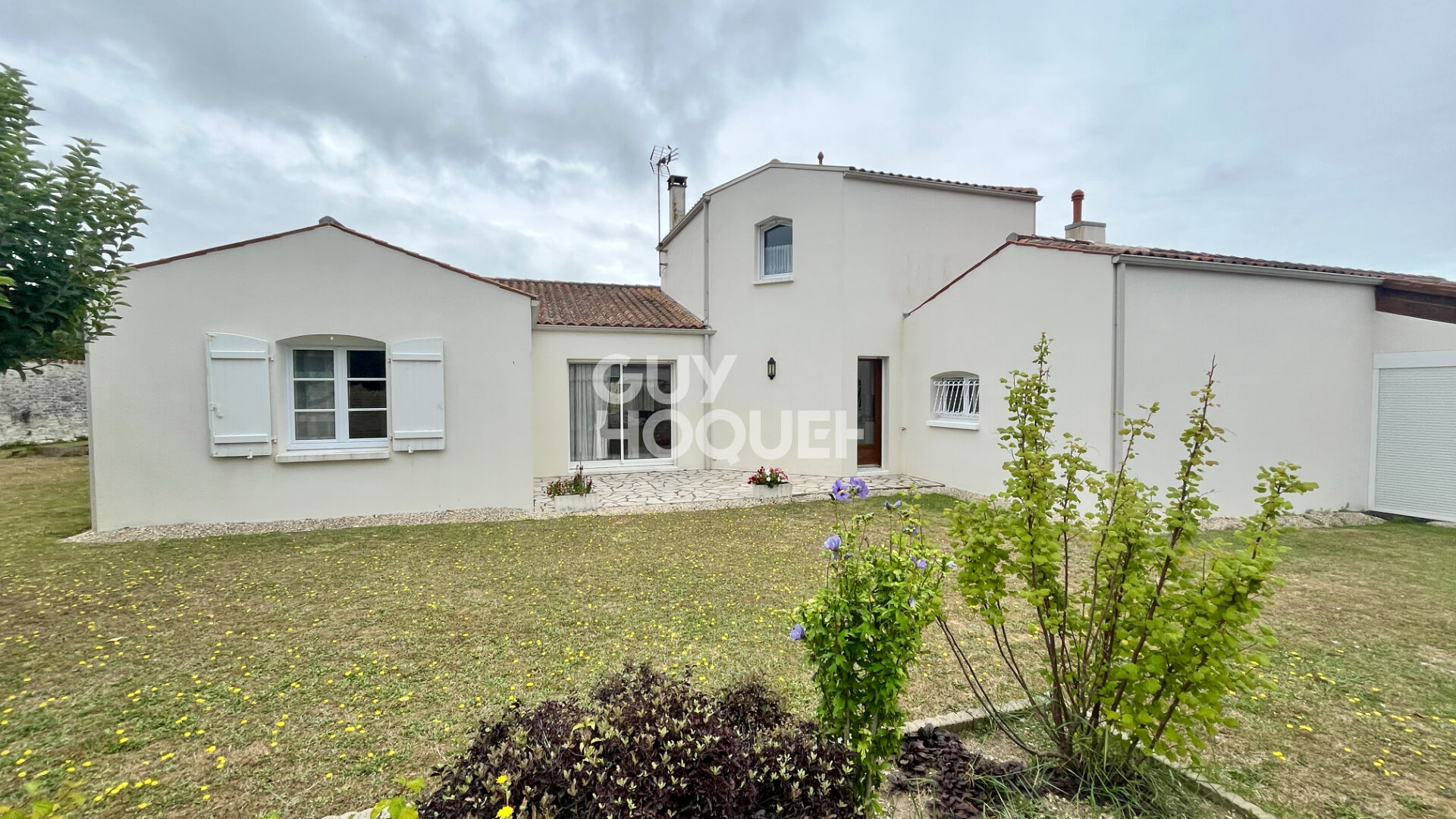 Maison spacieuse à vendre à Périgny - 5 chambres avec piscine