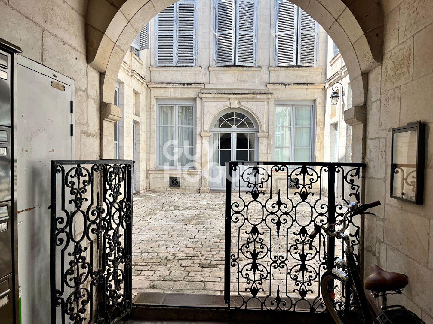 VENTE : appartement 1 pièce (23 m²) avec grande terrasse à LA ROCHELLE