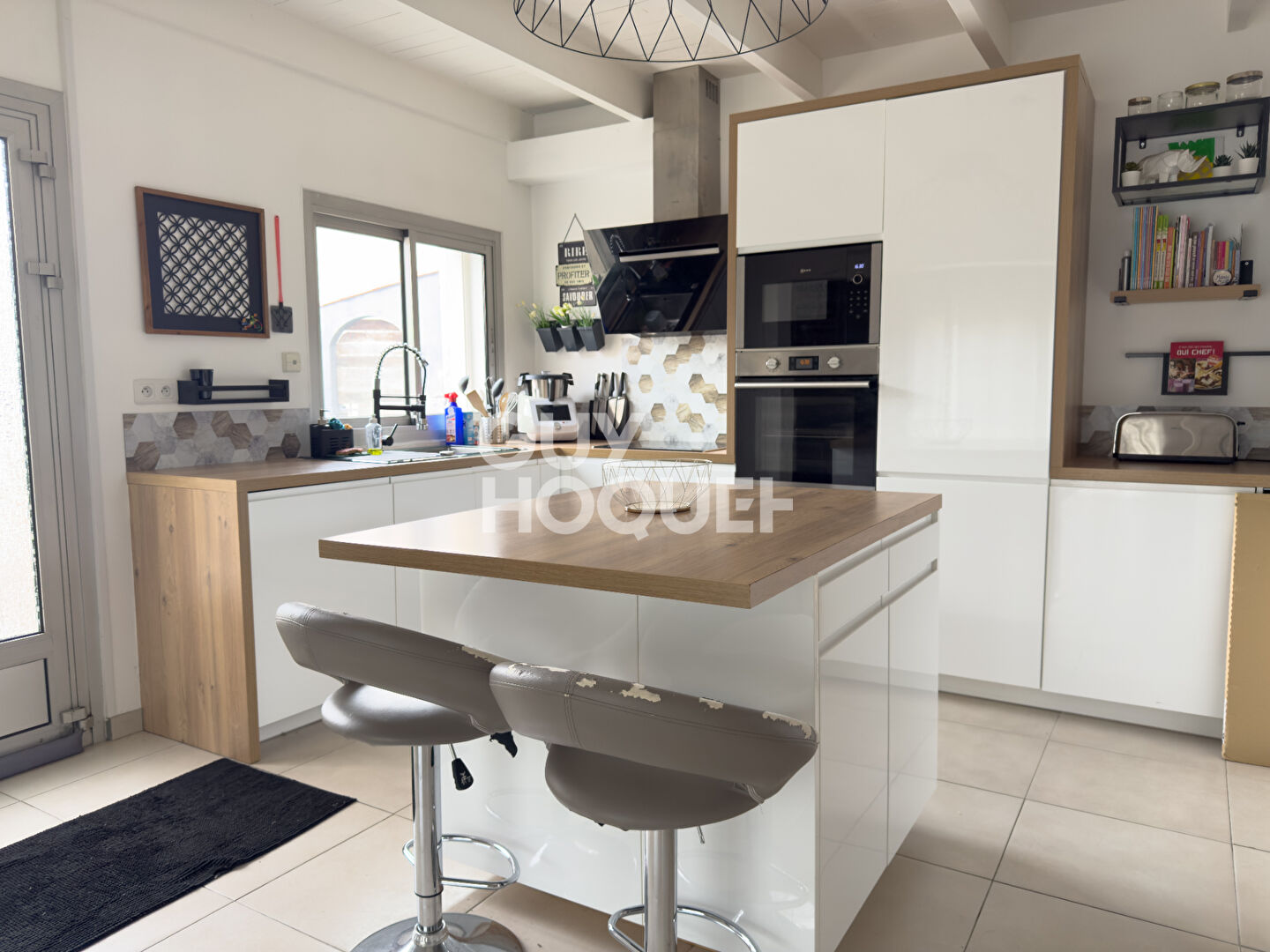 L HOUMEAU : maison F6 (152 m²) en vente