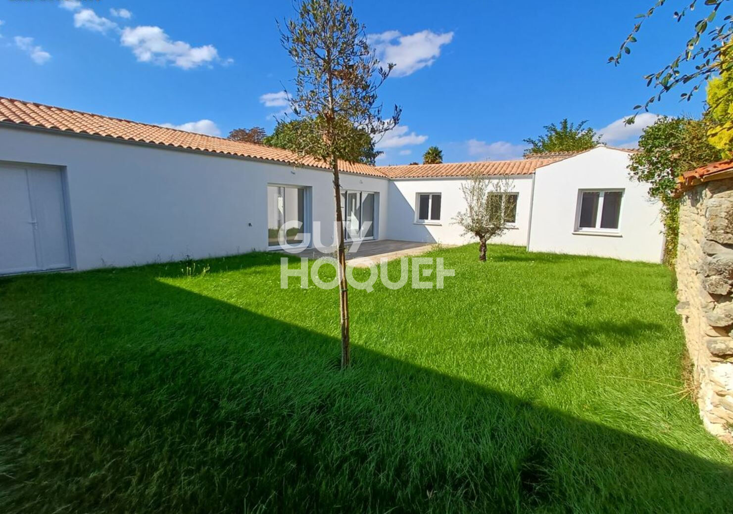 VENTE d'une maison de 5 pièces (153 m²) à CLAVETTE