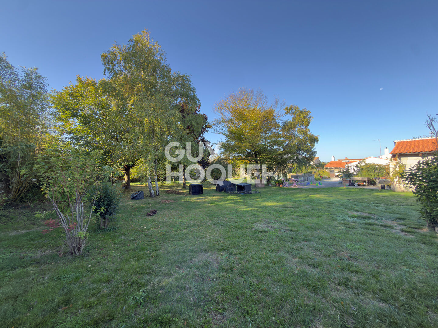 Maison à vendre à L HOUMEAU - 6 pièces, 4 chambres, jardin spacieux