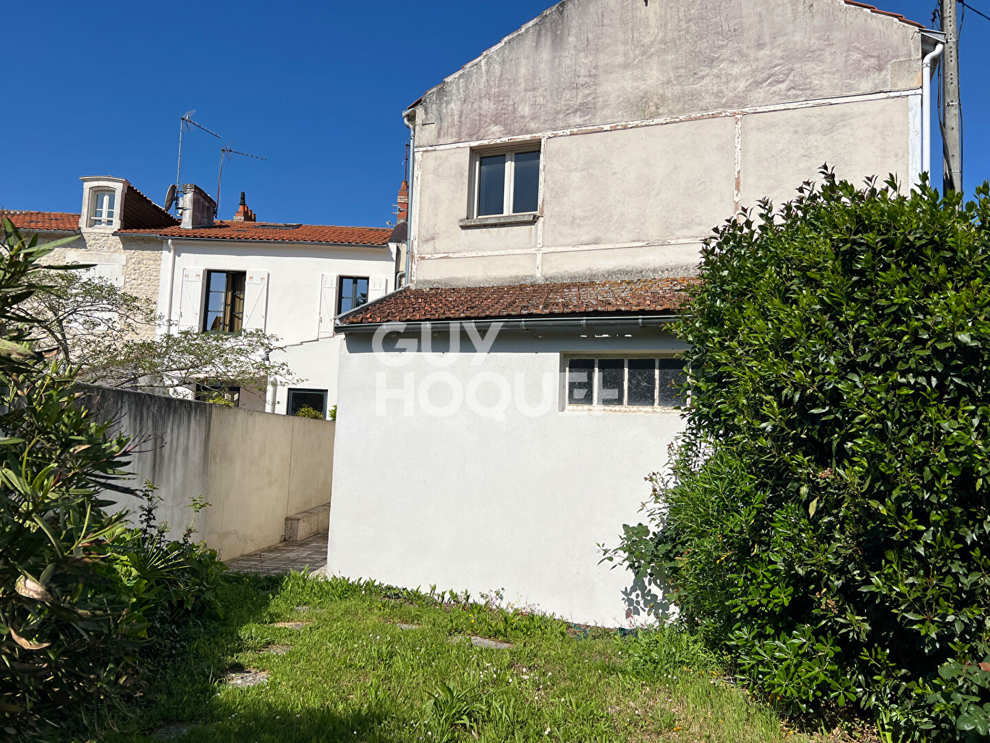 Maison à vendre à La Rochelle - 4 chambres, garage et jardin