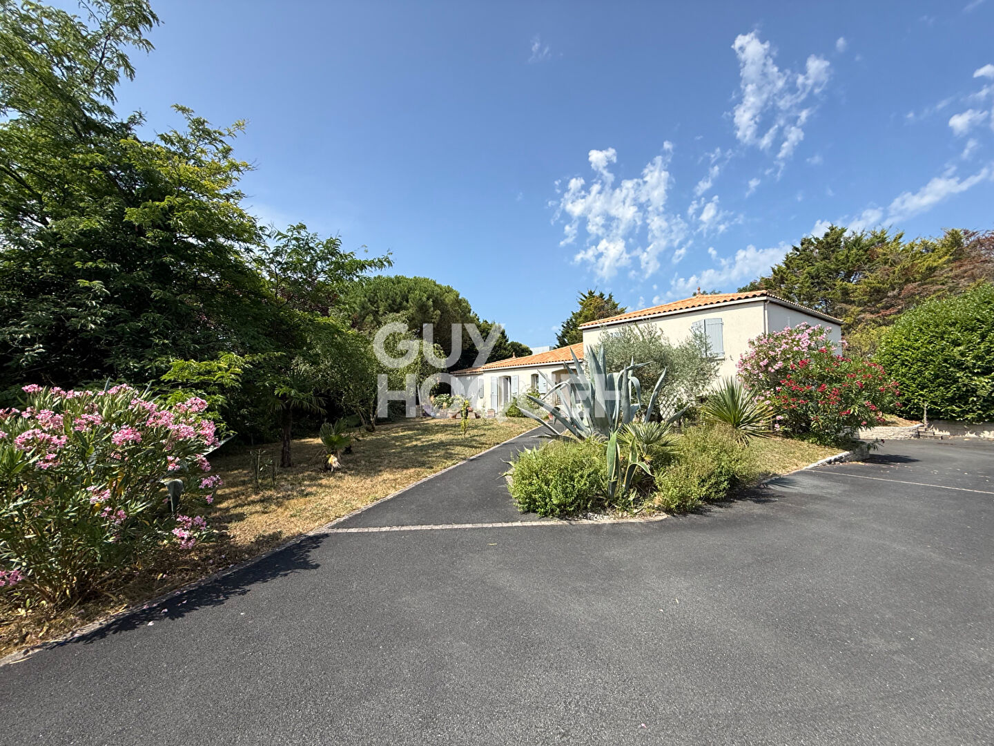 Maison spacieuse à vendre à Lagord - 6 chambres, 192 m²