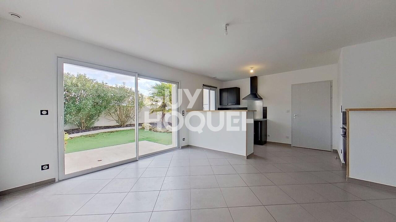 Maison à vendre à Périgny - 4 chambres, garage et jardin