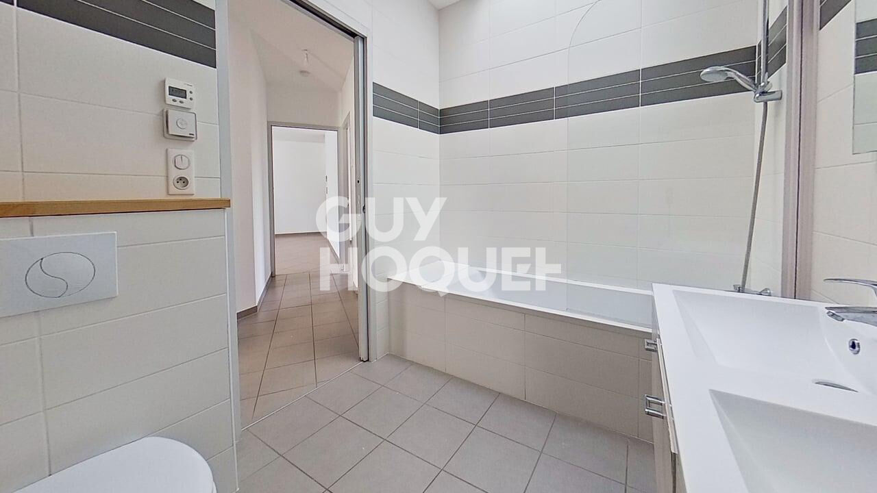 Maison à vendre à Périgny - 4 chambres, garage et jardin