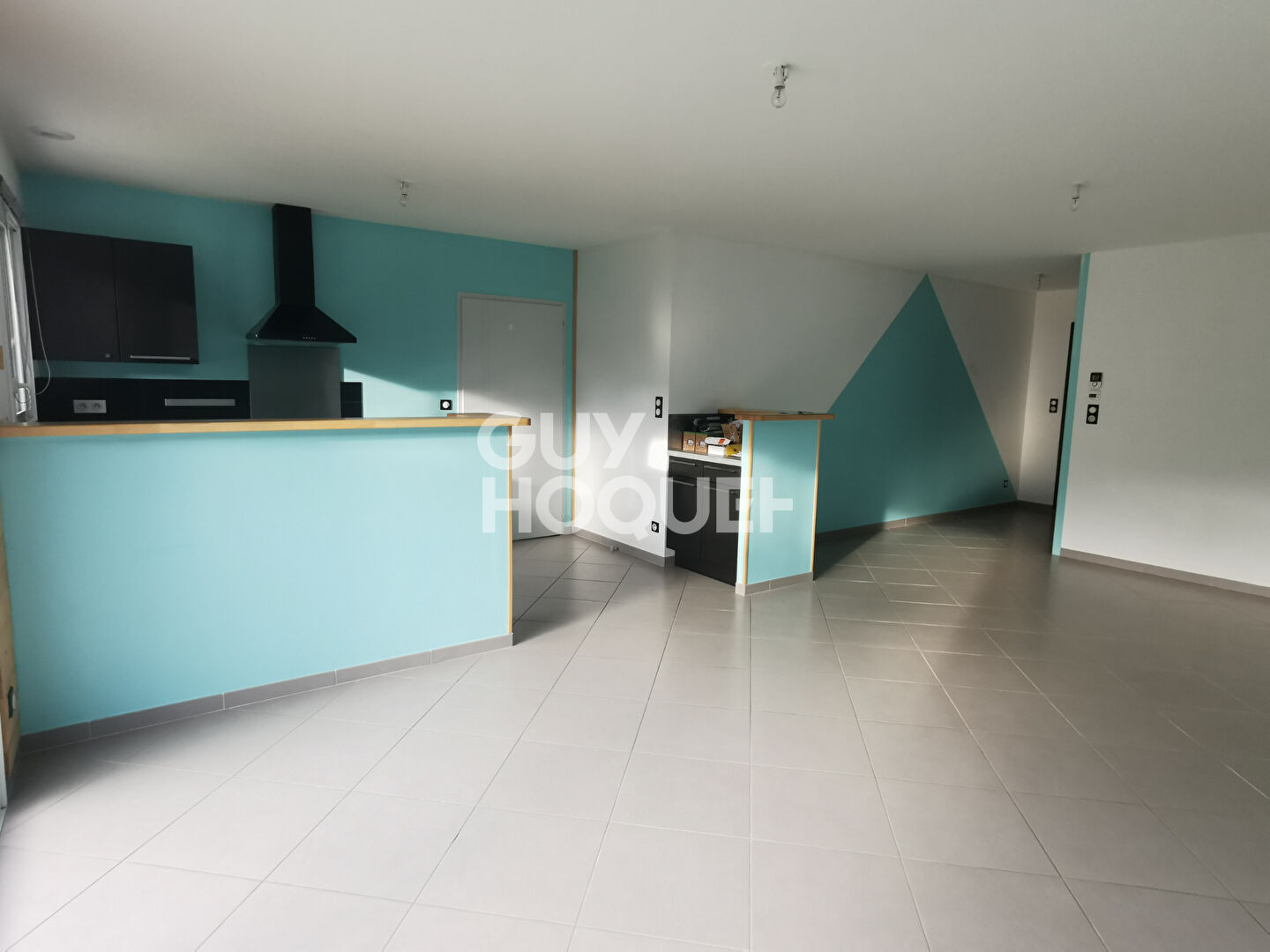 Maison à vendre à Périgny - 4 chambres, garage et jardin