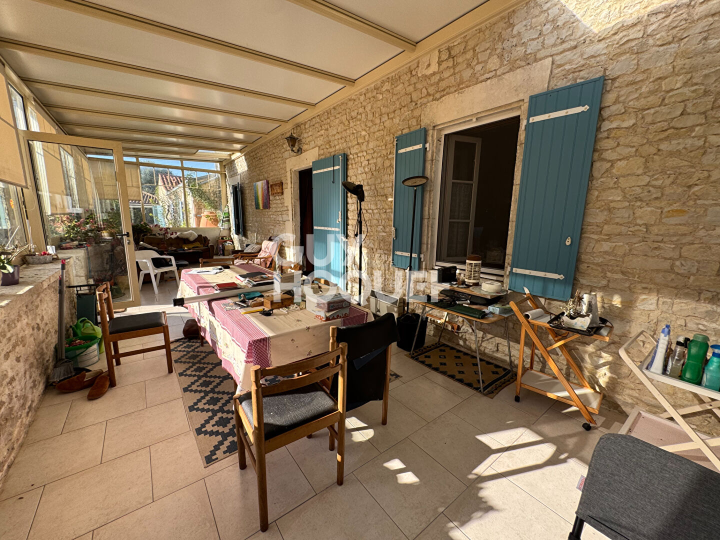 À 9 km de La Rochelle - Magnifique longère en pierre sur une parcelle de 2178m².