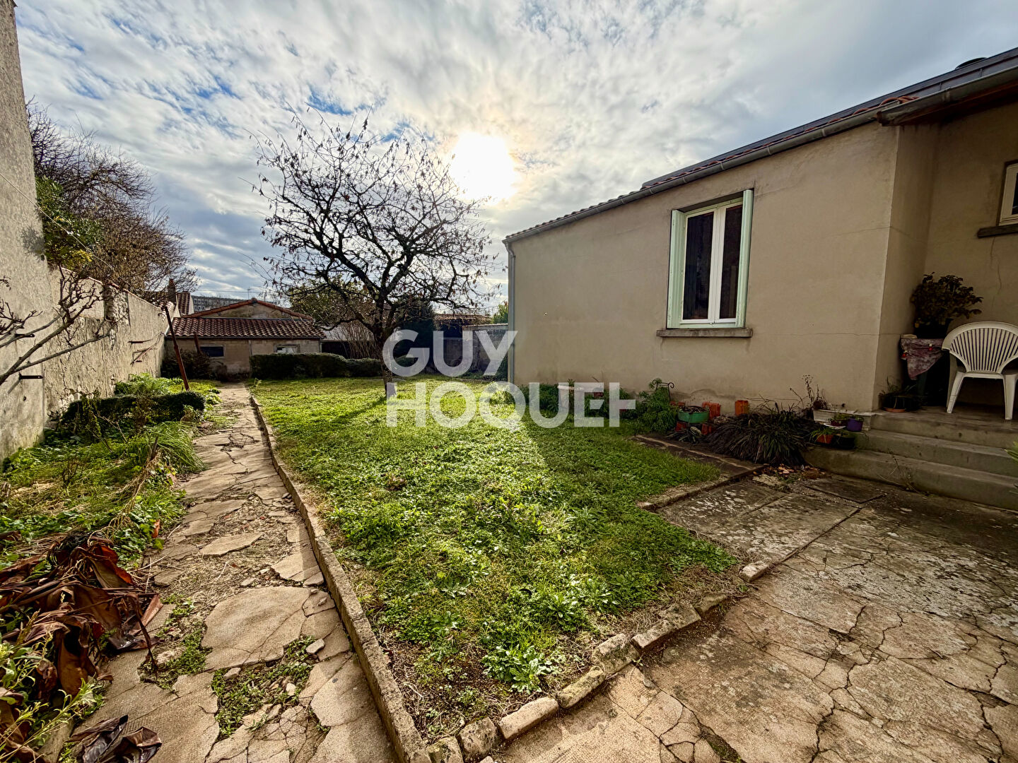 Échoppe pleine de charme à vendre - Quartier très recherché de Fétilly