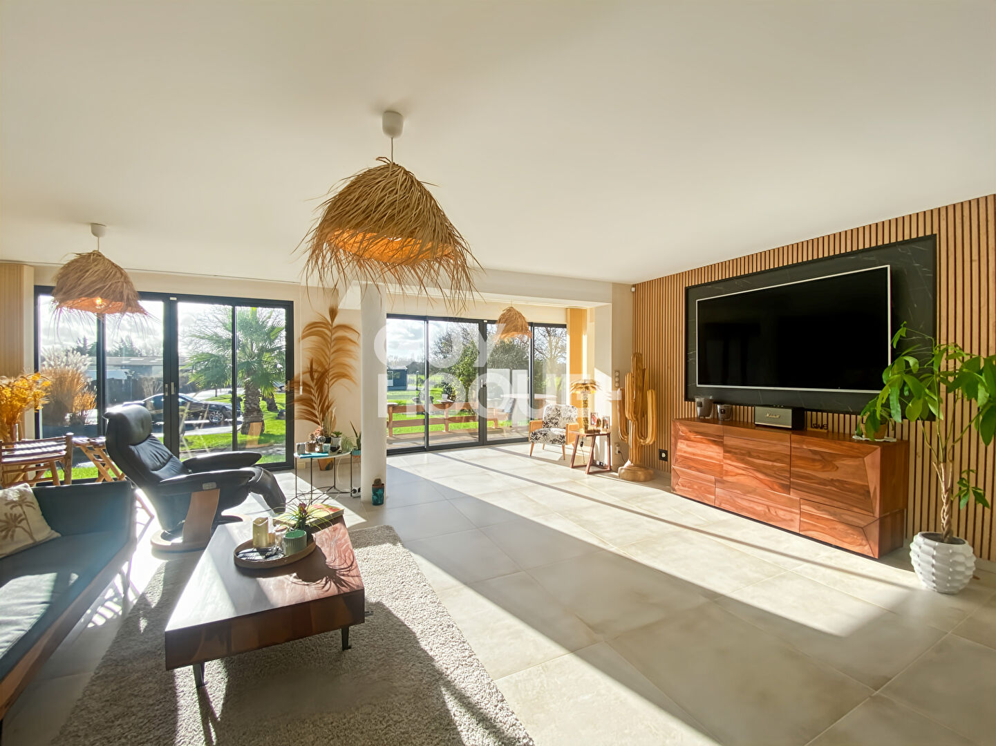 Maison Sainte Soulle 5 pièce(s) 133,34 m2  - Installez votre activité : Maison de plain-pied + Hangar + Terrain constructible 3 600 m²