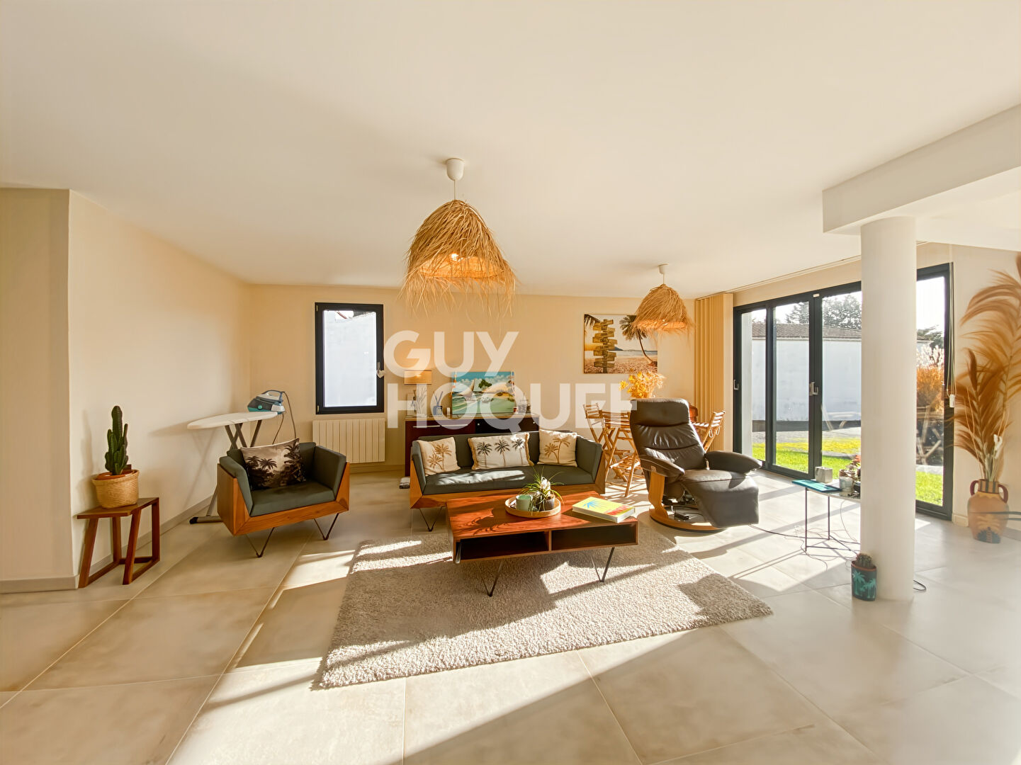 Maison Sainte Soulle 5 pièce(s) 133,34 m2  - Installez votre activité : Maison de plain-pied + Hangar + Terrain constructible 3 600 m²