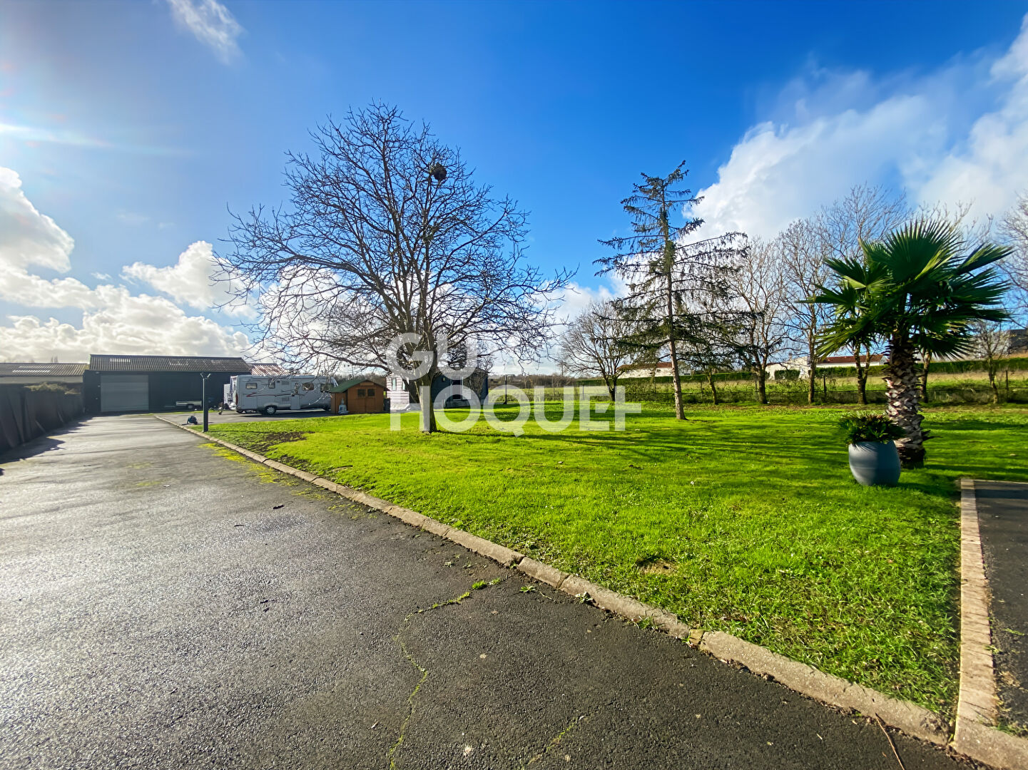 Maison Sainte Soulle 5 pièce(s) 133,34 m2  - Installez votre activité : Maison de plain-pied + Hangar + Terrain constructible 3 600 m²