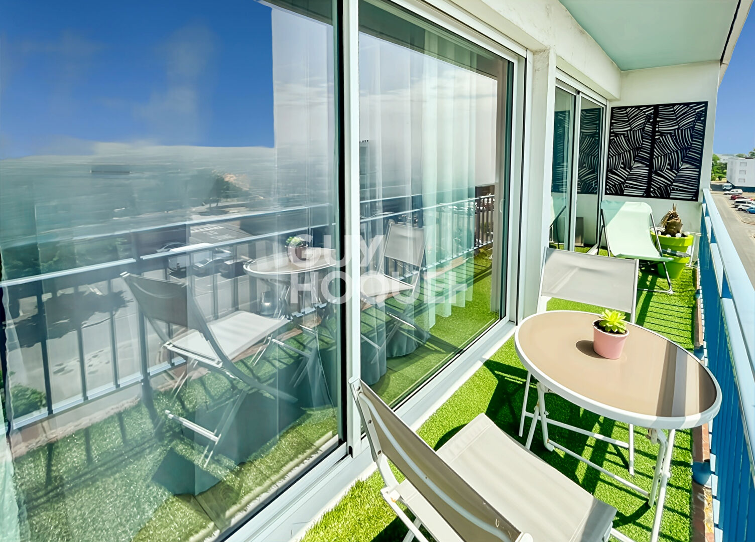 À vendre : Appartement 3 pièces à La Rochelle, place de parking, balcon couvert.