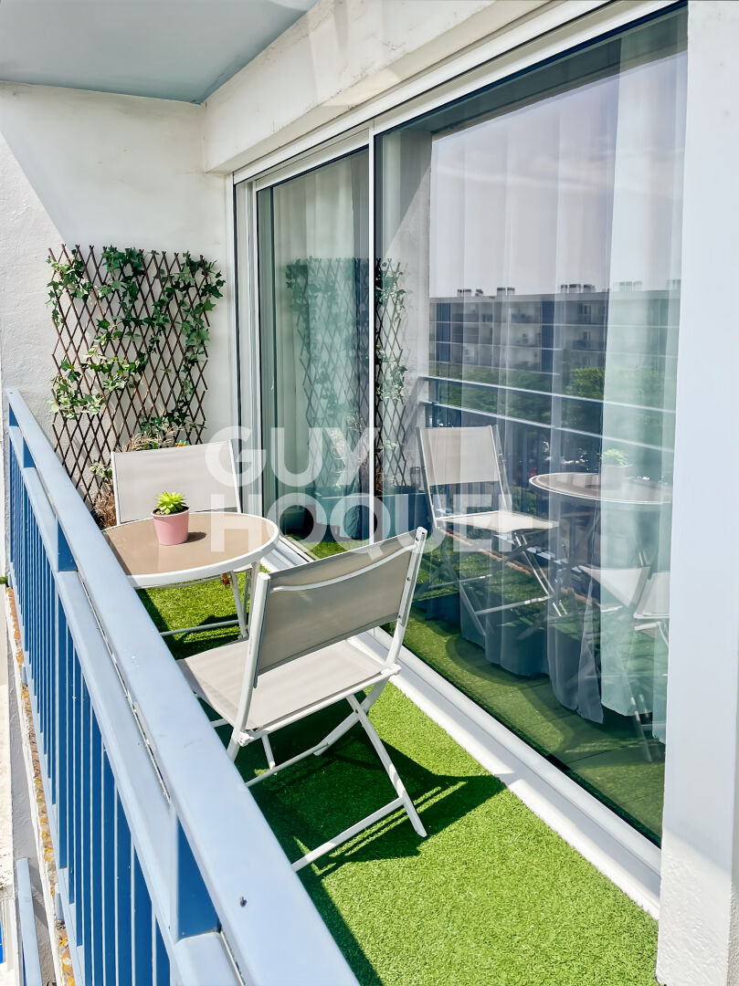 À vendre : Appartement 3 pièces à La Rochelle, place de parking, balcon couvert.