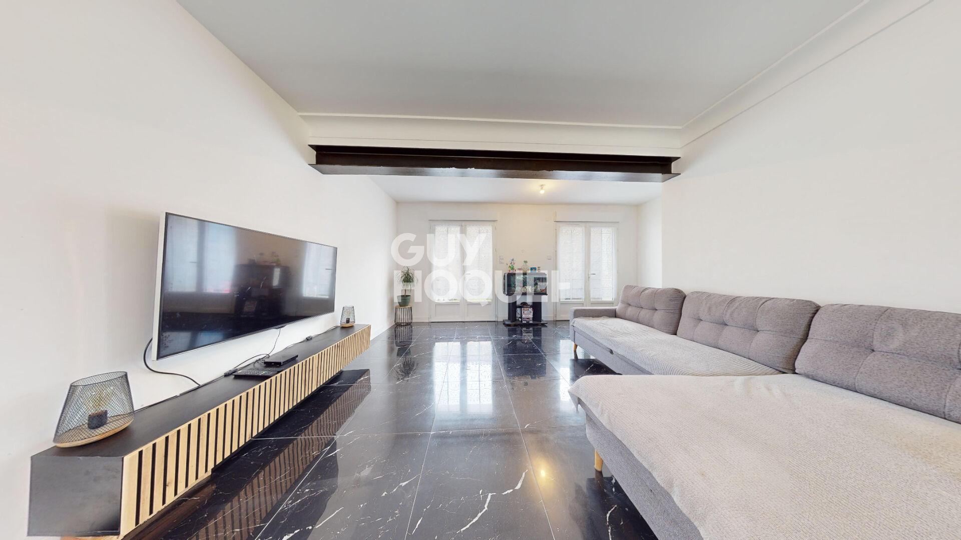 Maison d'exception à vendre à Cire d'Aunis - Un havre de paix rénové avec piscine