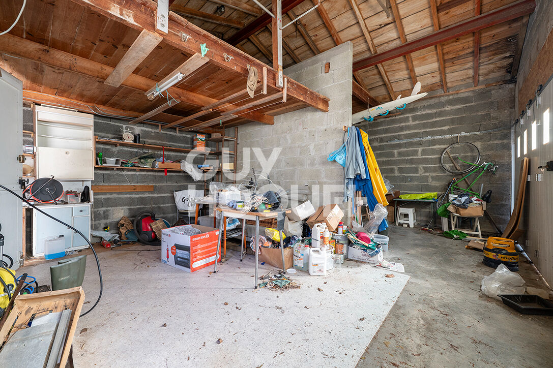 Maison avec grand terrain constructible à 600 m de la plage de Châtelaillon-Plage.