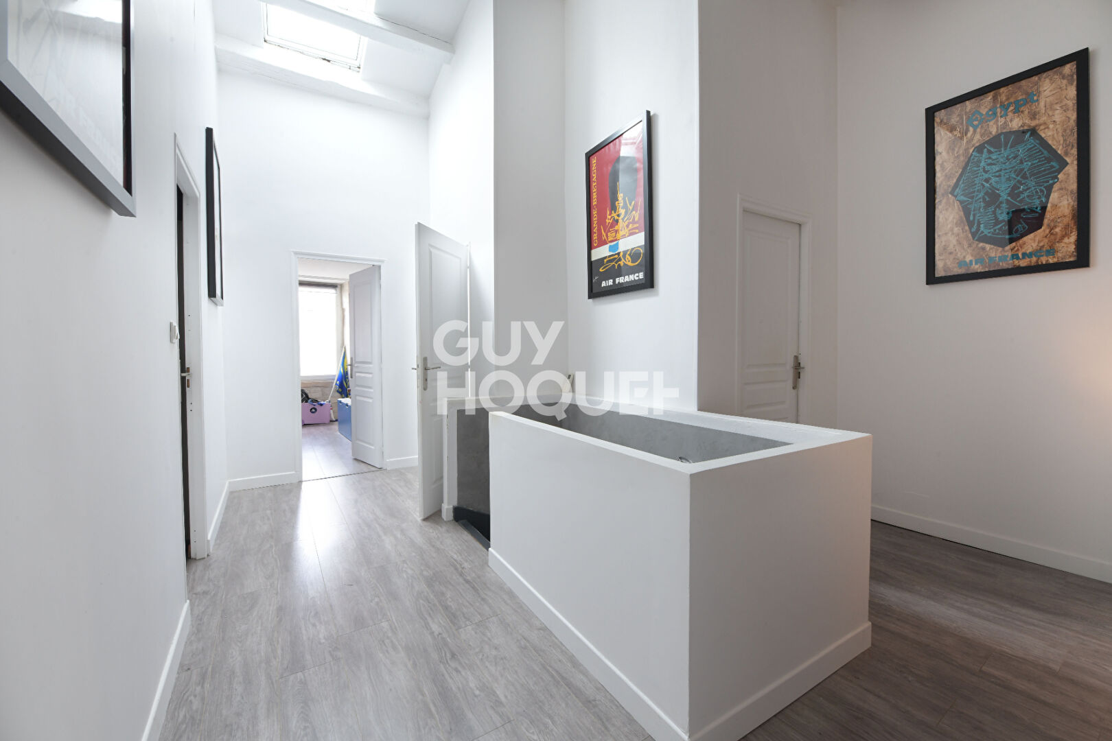 Maison de charme à Esnandes - 7 pièces, grand terrain, piscine et authenticité