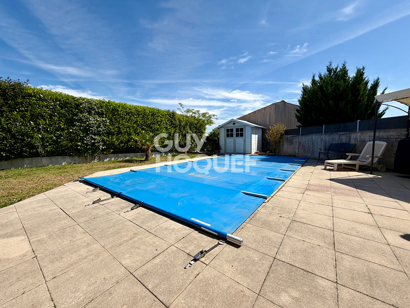 Maison de plain-pied avec piscine à Saint-Xandre - Un véritable havre de paix !