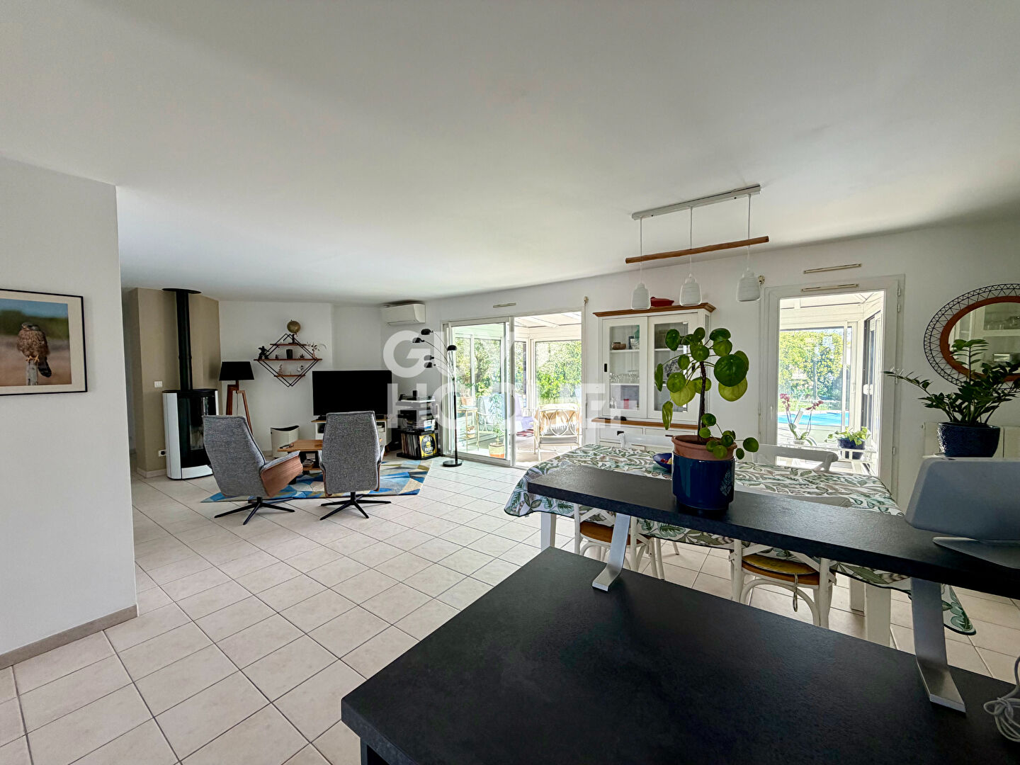 Maison de plain-pied avec piscine à Saint-Xandre - Un véritable havre de paix !