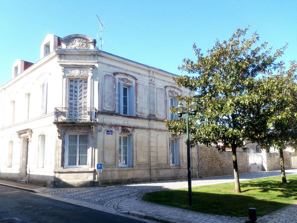 CENTRE VILLE LA TREMBLADE Appartement de 45 m²