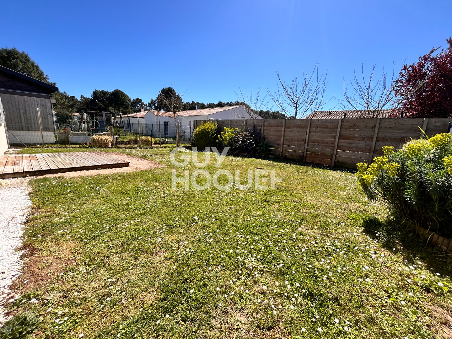 Maison LES MATHES de plain pied à proximité du centre ville