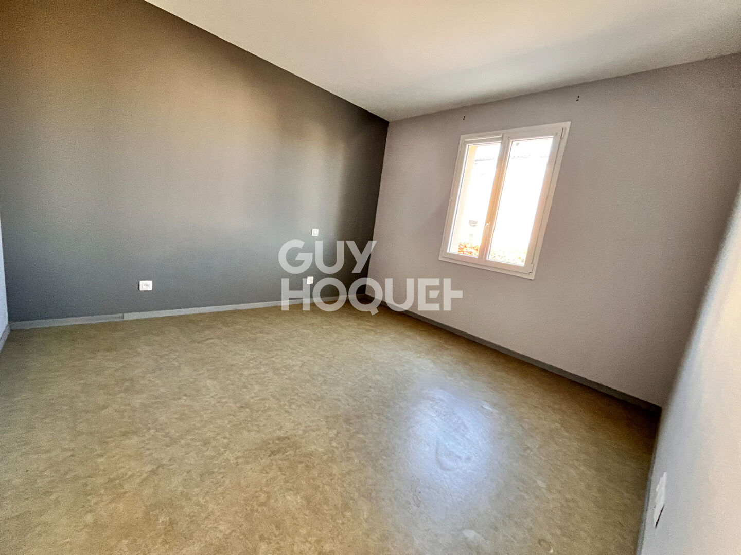 Maison LES MATHES de plain pied à proximité du centre ville