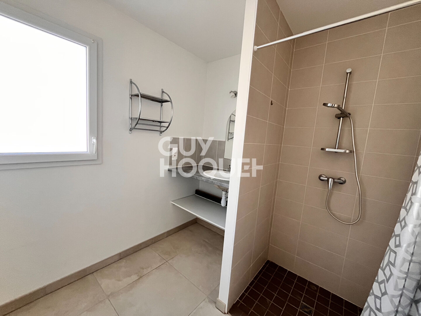 Maison LES MATHES de plain pied à proximité du centre ville