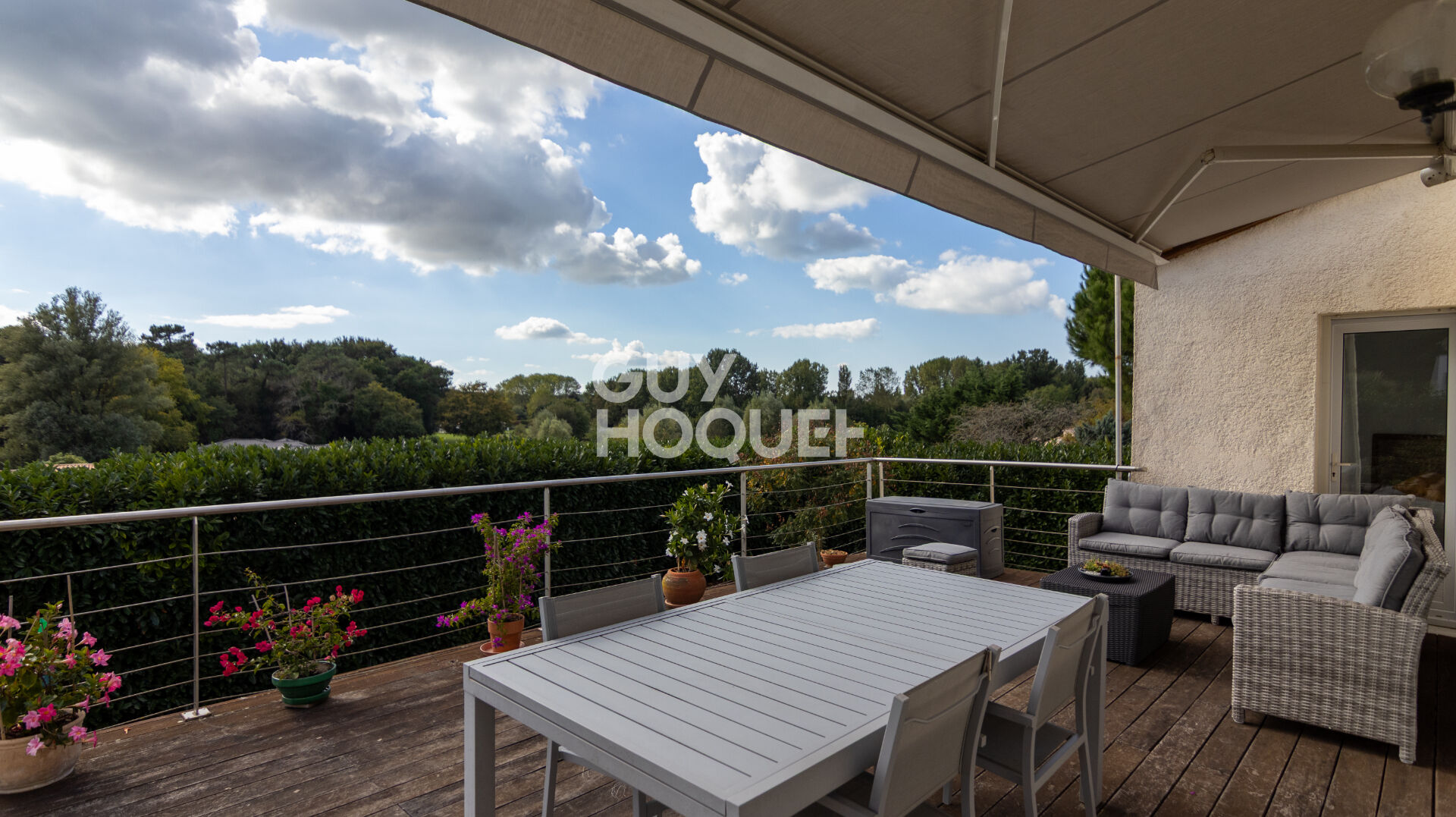 Charente-Maritime : maison de 170 m² avec jardin, garage et sous-sol aux Mathes (17570)