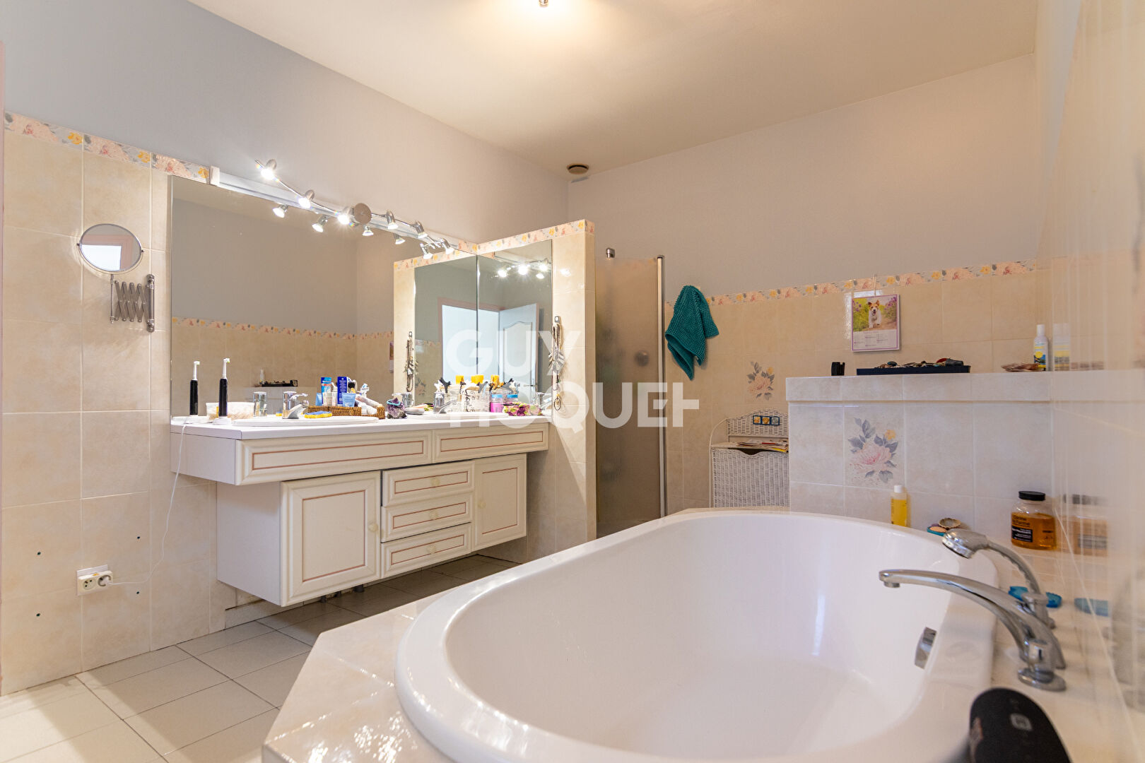 Charente-Maritime : maison de 170 m² avec jardin, garage et sous-sol aux Mathes (17570)