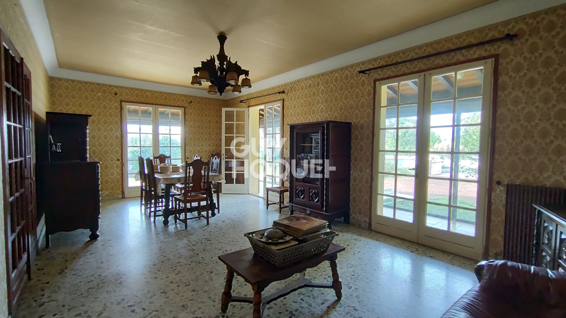 Plus de 200m² pour cette maison de 4 chambres et ses 3 garages