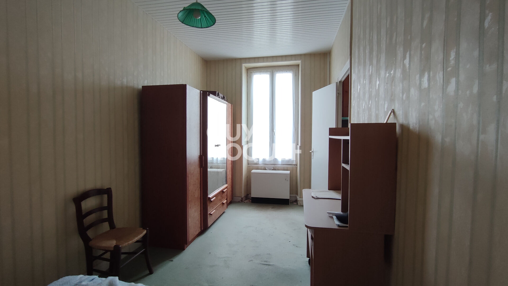 Ensemble immobilier et ses nombreuses dépendances