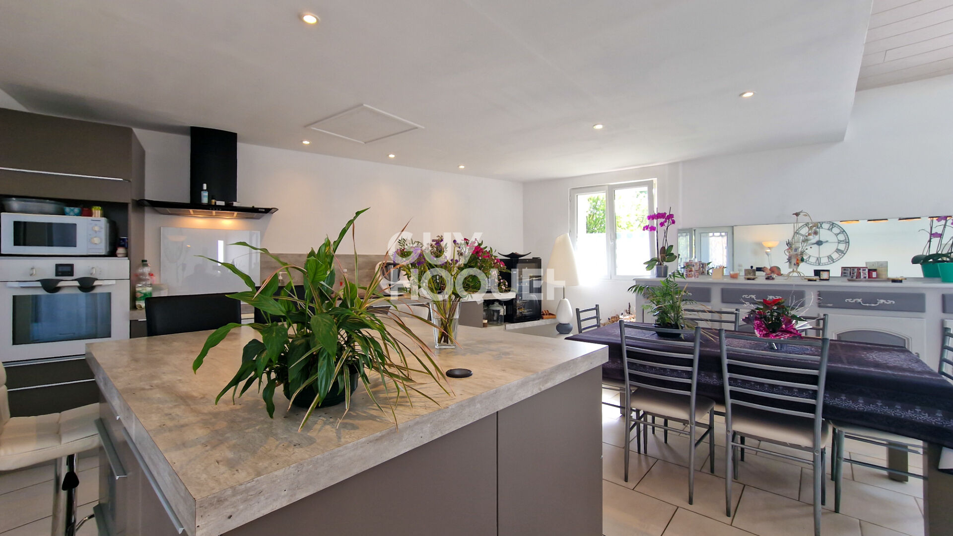 Maison à vendre à Etaules - 4 pièces, 3 chambres,.